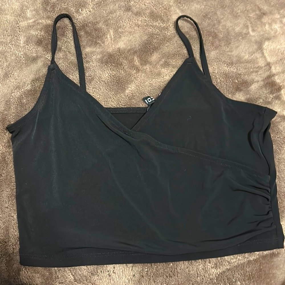 H&M black crop top